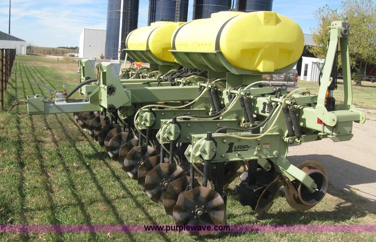 image for item L6435 2004 Orthman 1tRipr 836-011 strip tiller