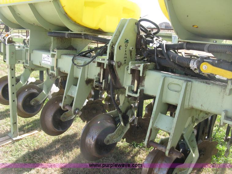 image for item L6435 2004 Orthman 1tRipr 836-011 strip tiller