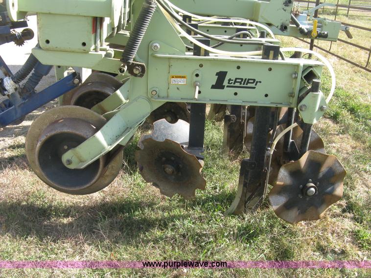 image for item L6435 2004 Orthman 1tRipr 836-011 strip tiller