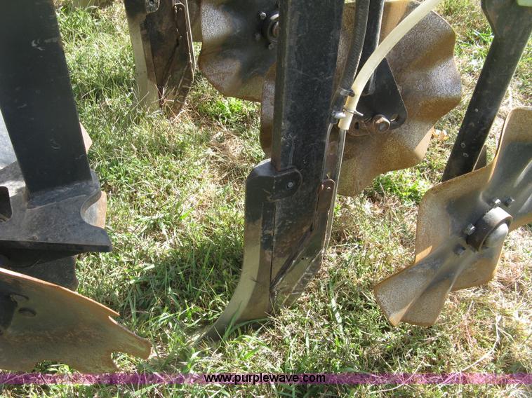 image for item L6435 2004 Orthman 1tRipr 836-011 strip tiller