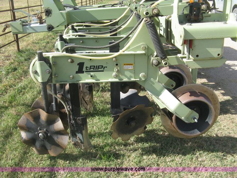 image for item L6435 2004 Orthman 1tRipr 836-011 strip tiller