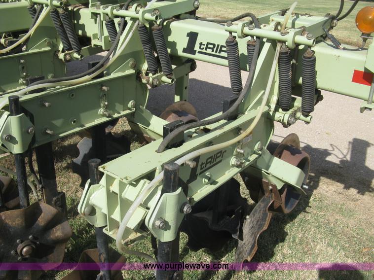 image for item L6435 2004 Orthman 1tRipr 836-011 strip tiller