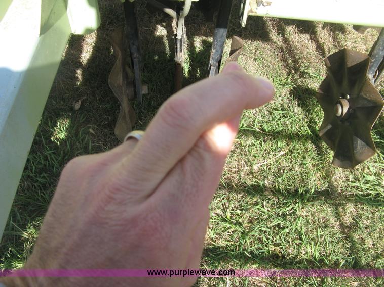 image for item L6435 2004 Orthman 1tRipr 836-011 strip tiller