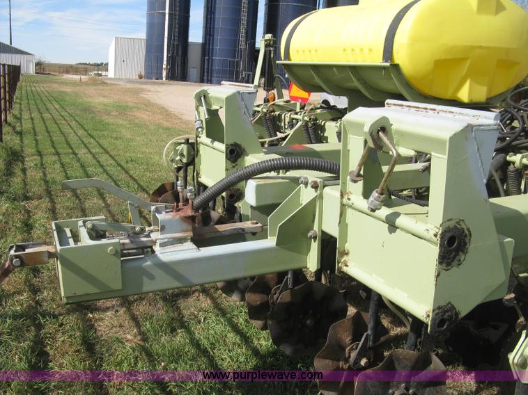 image for item L6435 2004 Orthman 1tRipr 836-011 strip tiller