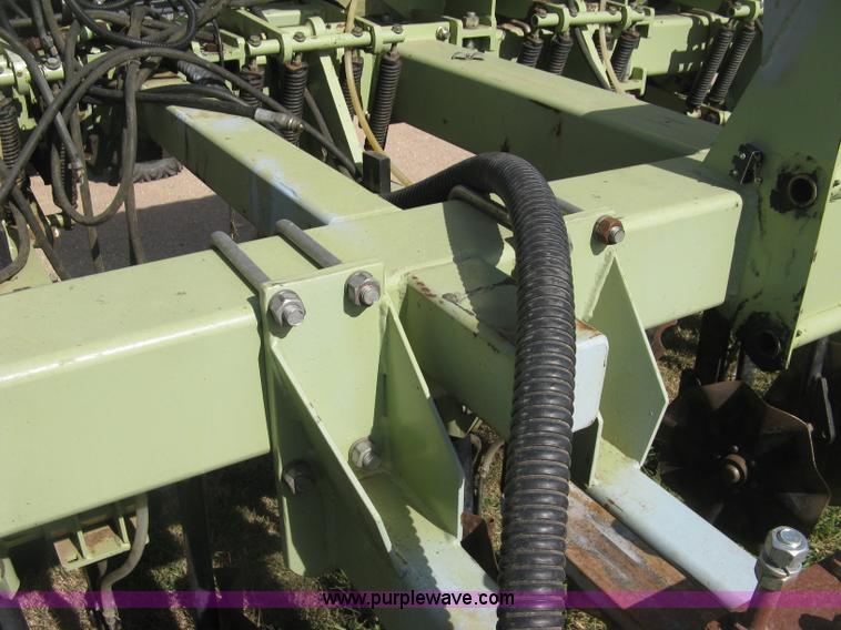 image for item L6435 2004 Orthman 1tRipr 836-011 strip tiller