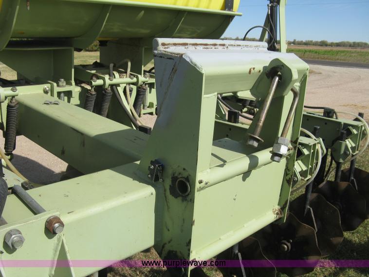 image for item L6435 2004 Orthman 1tRipr 836-011 strip tiller