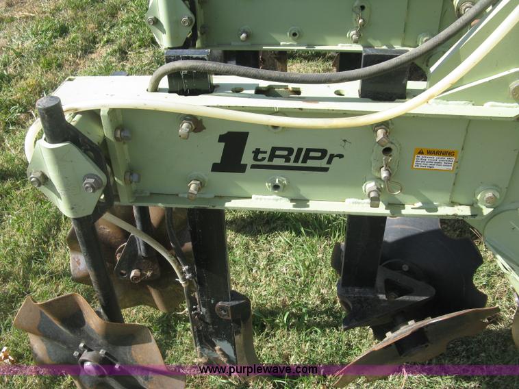 image for item L6435 2004 Orthman 1tRipr 836-011 strip tiller