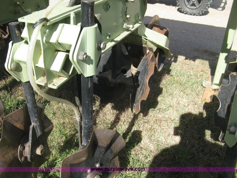 image for item L6435 2004 Orthman 1tRipr 836-011 strip tiller