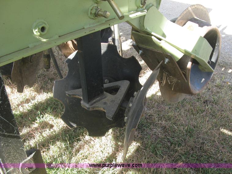 image for item L6435 2004 Orthman 1tRipr 836-011 strip tiller