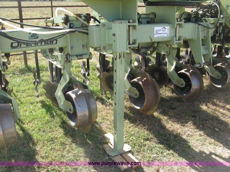 image for item L6435 2004 Orthman 1tRipr 836-011 strip tiller