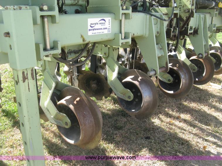 image for item L6435 2004 Orthman 1tRipr 836-011 strip tiller