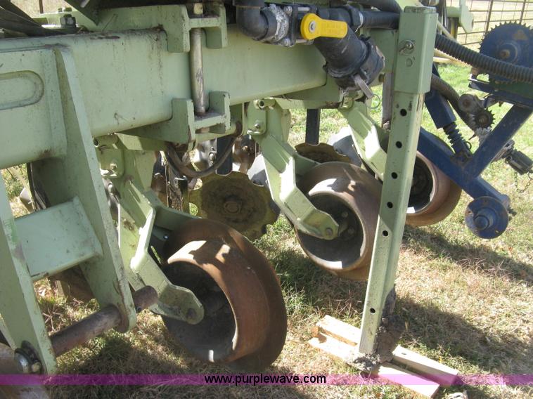 image for item L6435 2004 Orthman 1tRipr 836-011 strip tiller