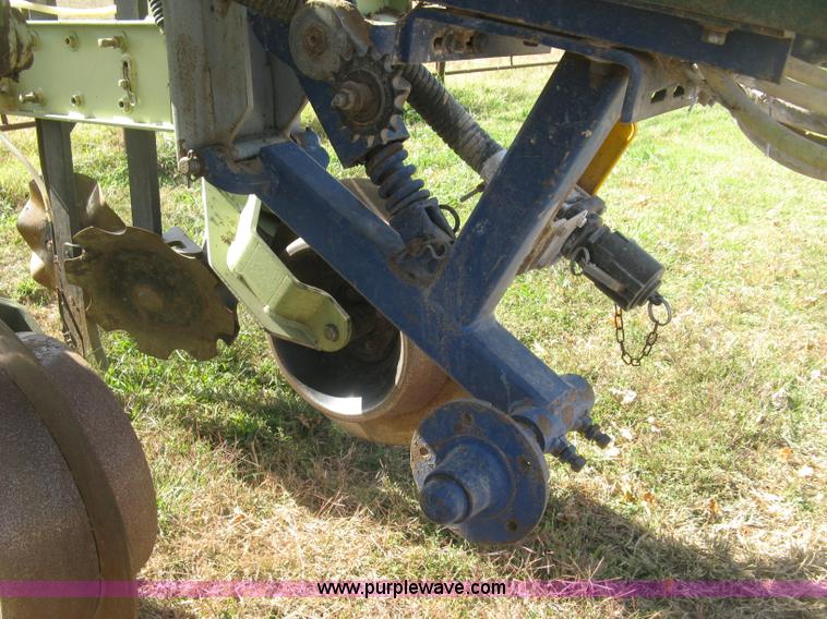 image for item L6435 2004 Orthman 1tRipr 836-011 strip tiller