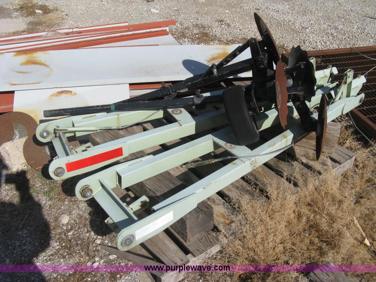 image for item L6435 2004 Orthman 1tRipr 836-011 strip tiller