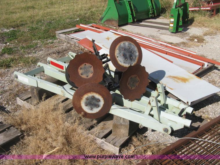 image for item L6435 2004 Orthman 1tRipr 836-011 strip tiller