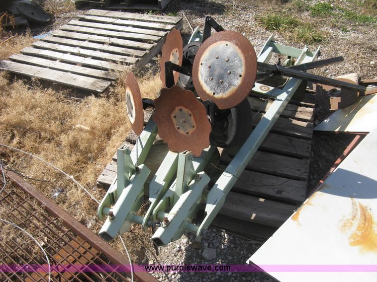 image for item L6435 2004 Orthman 1tRipr 836-011 strip tiller