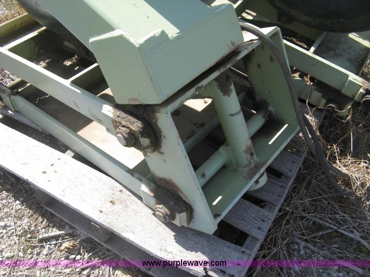 image for item L6435 2004 Orthman 1tRipr 836-011 strip tiller