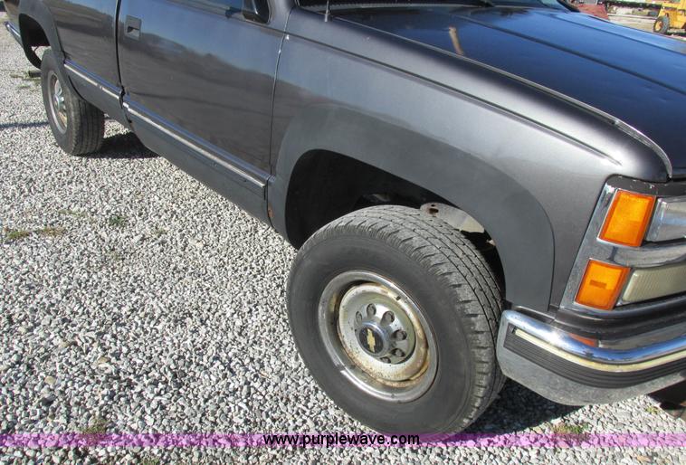 image for item AW9624 1991 Chevrolet 2500 pickup truck