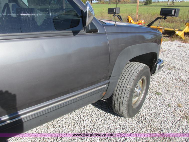 image for item AW9624 1991 Chevrolet 2500 pickup truck