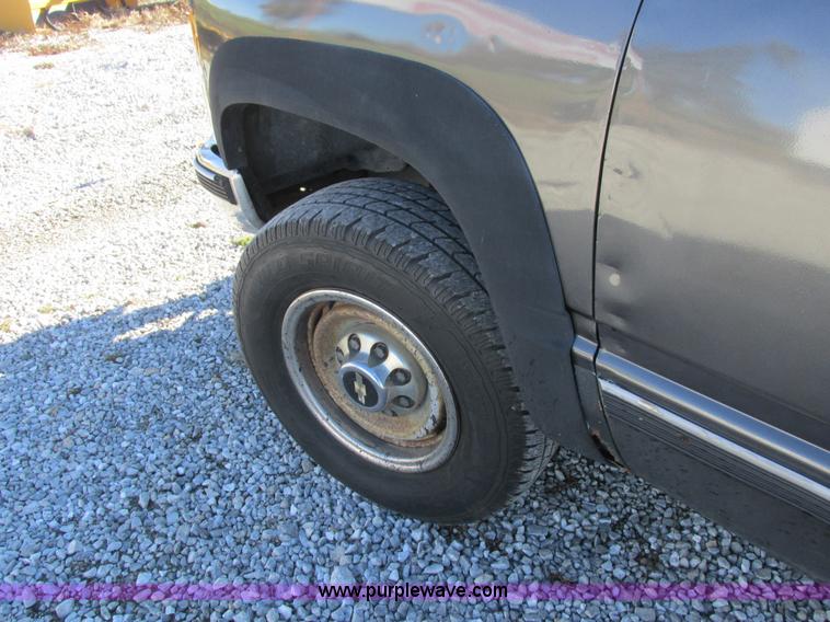 image for item AW9624 1991 Chevrolet 2500 pickup truck