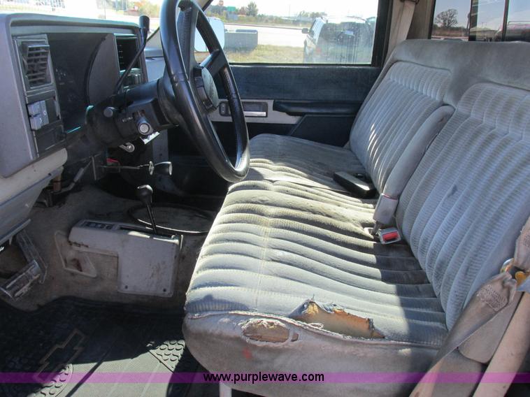 image for item AW9624 1991 Chevrolet 2500 pickup truck