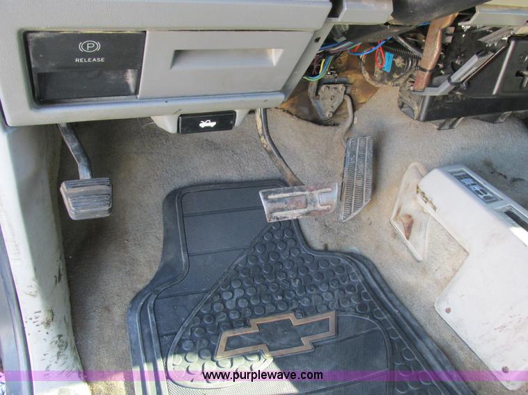 image for item AW9624 1991 Chevrolet 2500 pickup truck