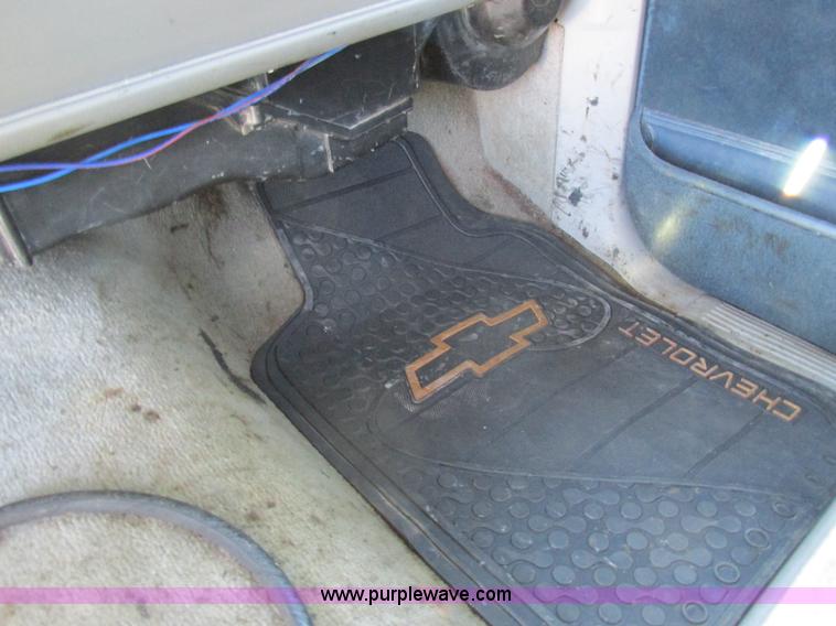 image for item AW9624 1991 Chevrolet 2500 pickup truck