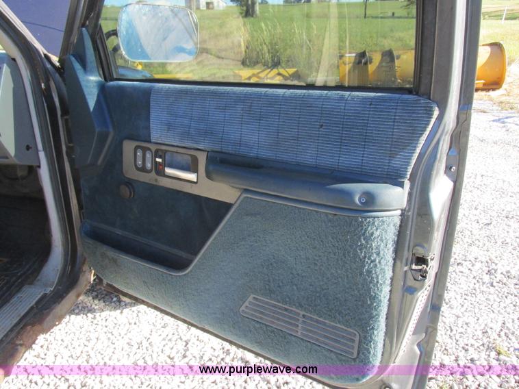 image for item AW9624 1991 Chevrolet 2500 pickup truck
