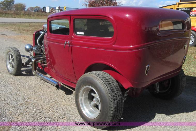 image for item BB9064 1932 Ford