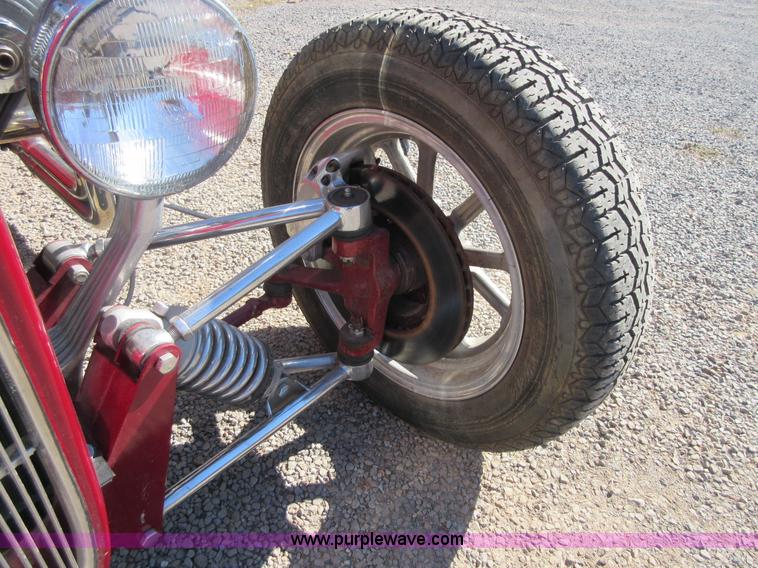 image for item BB9064 1932 Ford