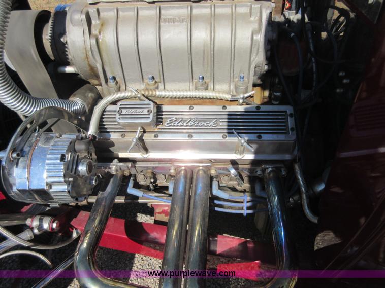 image for item BB9064 1932 Ford