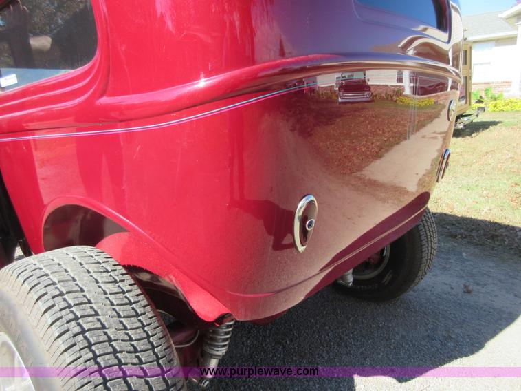 image for item BB9064 1932 Ford