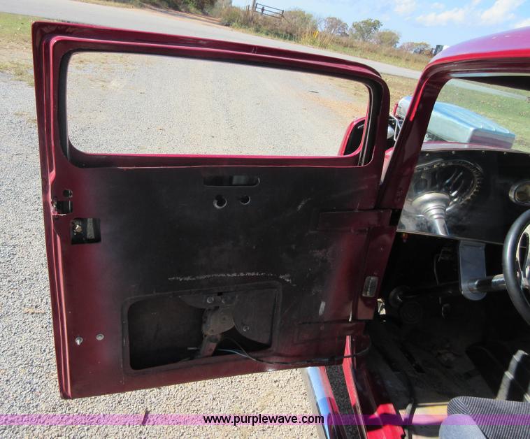 image for item BB9064 1932 Ford