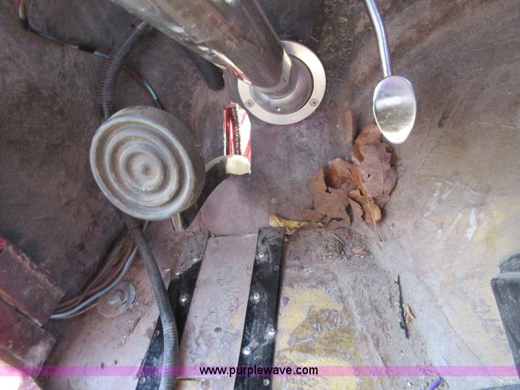 image for item BB9064 1932 Ford