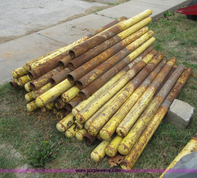 image for item BB9083 Approximately 50 metal posts