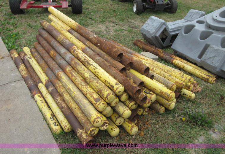 image for item BB9083 Approximately 50 metal posts