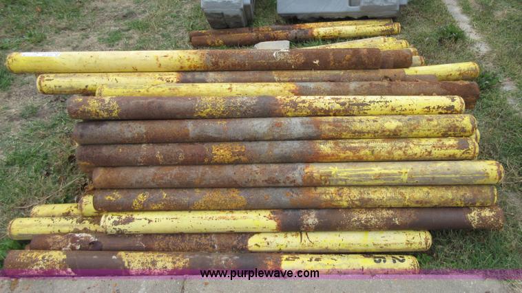 image for item BB9083 Approximately 50 metal posts