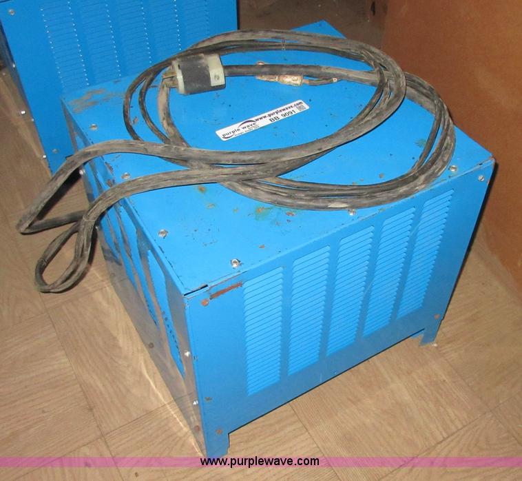 image for item BB9091 Zev 15510 Cushman battery charger