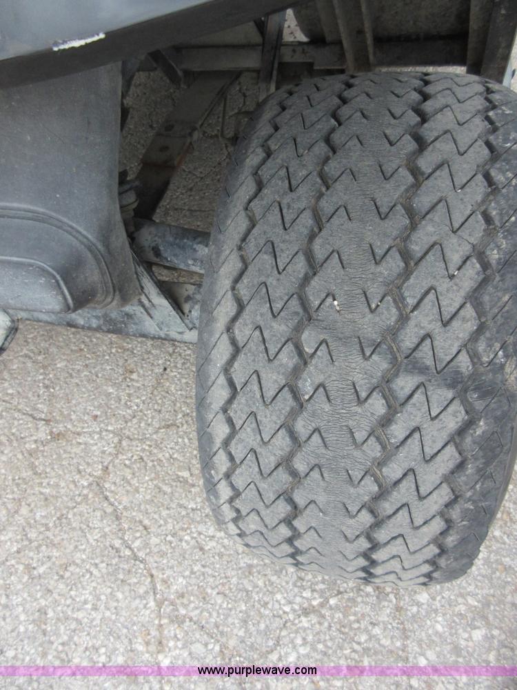 image for item BB9095 2003 EZ GO golf cart