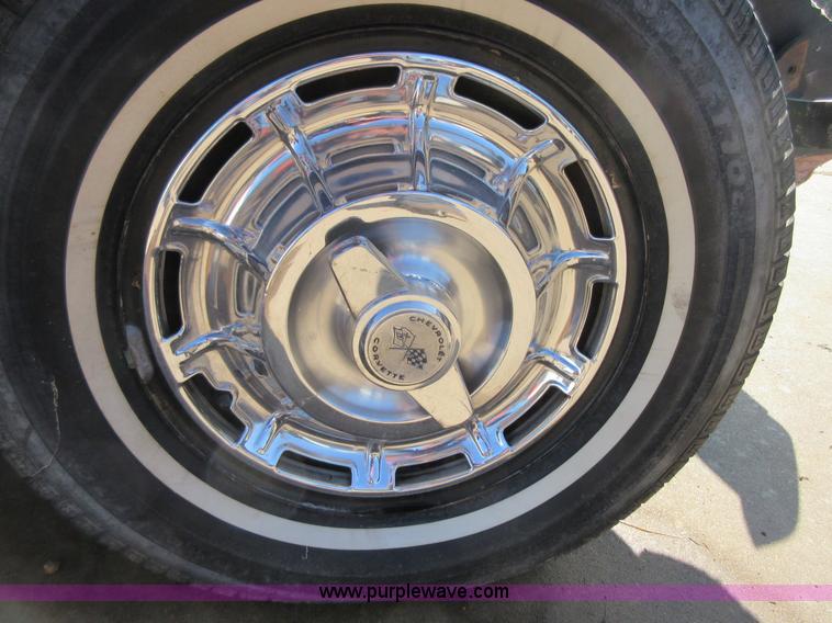 image for item BB9096 1962 Chevrolet Corvette convertible