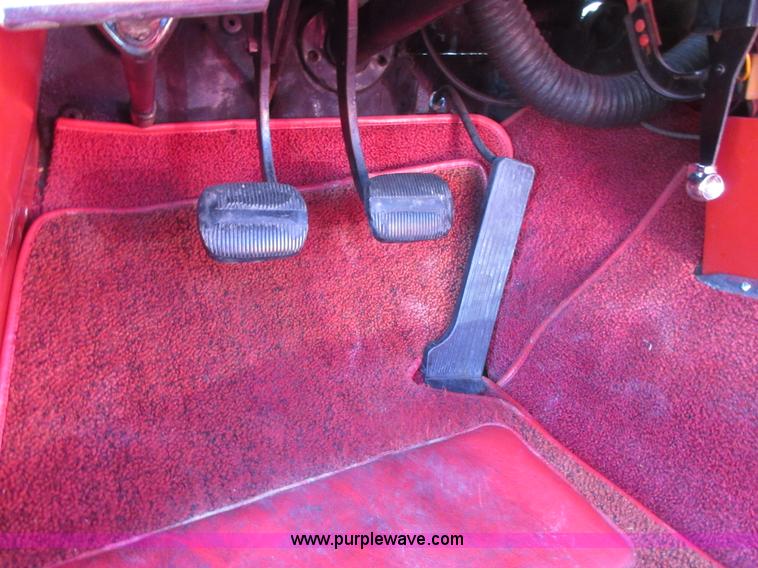 image for item BB9096 1962 Chevrolet Corvette convertible