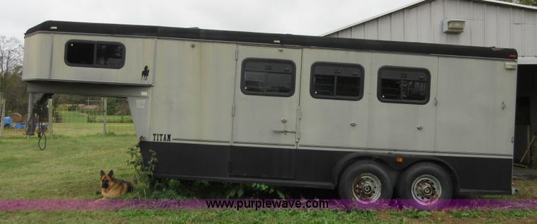 image for item BB9099 1996 Titan 2H1197 livestock trailer