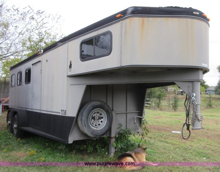 image for item BB9099 1996 Titan 2H1197 livestock trailer
