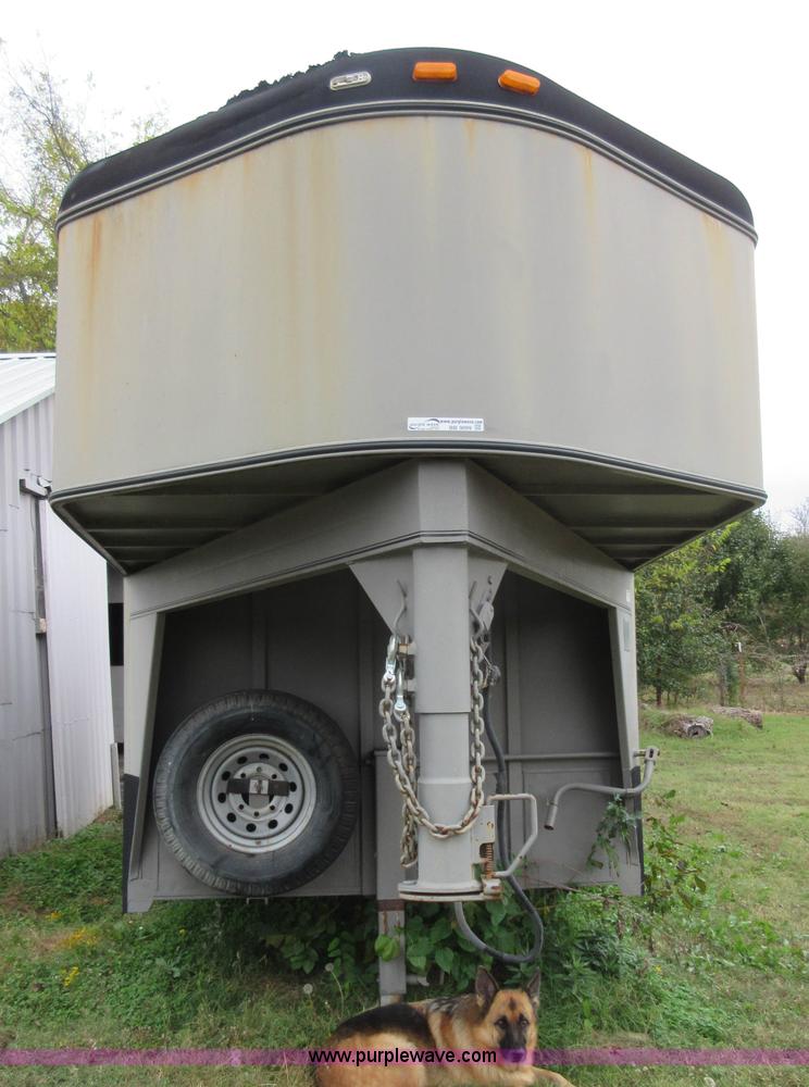 image for item BB9099 1996 Titan 2H1197 livestock trailer