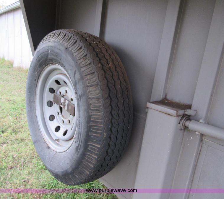 image for item BB9099 1996 Titan 2H1197 livestock trailer