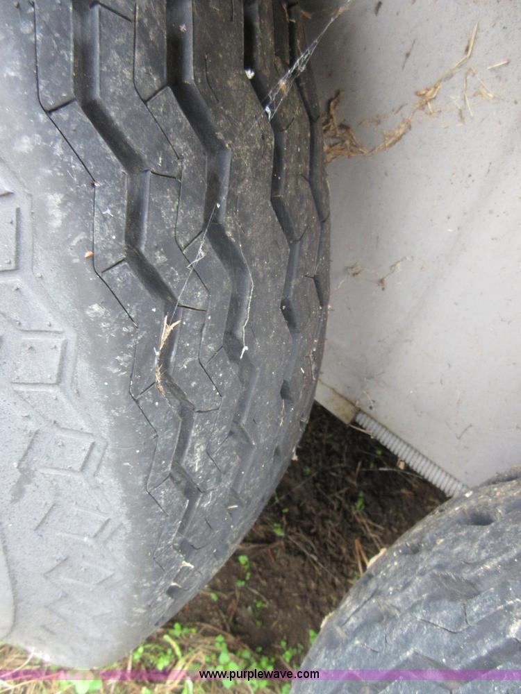 image for item BB9099 1996 Titan 2H1197 livestock trailer