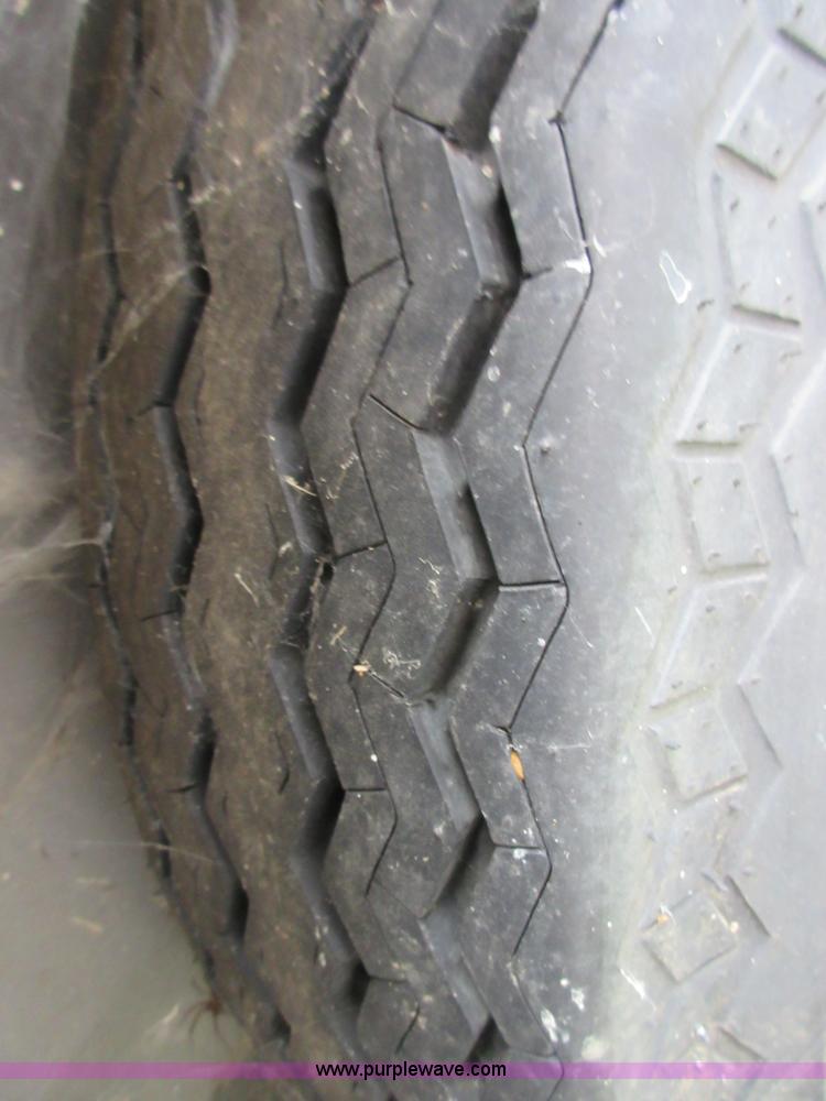 image for item BB9099 1996 Titan 2H1197 livestock trailer