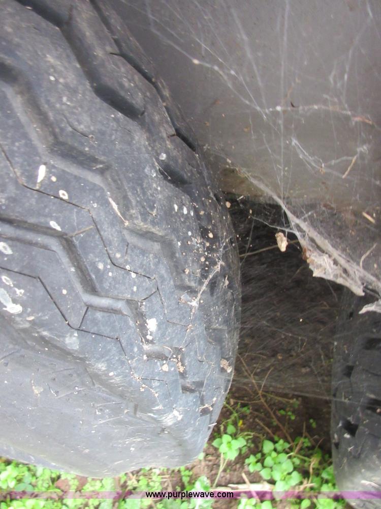 image for item BB9099 1996 Titan 2H1197 livestock trailer