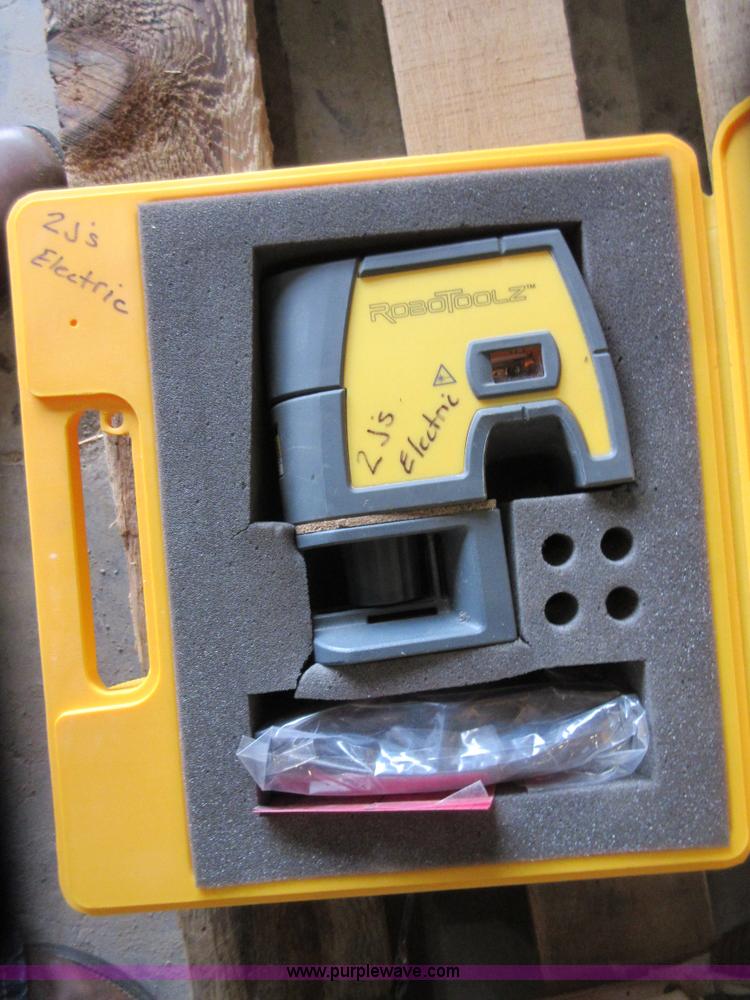 image for item BB9107 Robot Toolz laser plumb