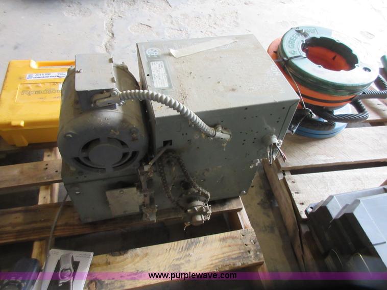 image for item BB9107 Robot Toolz laser plumb